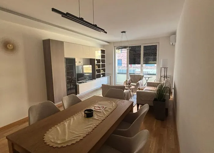 شقة Akademska Cetvrt