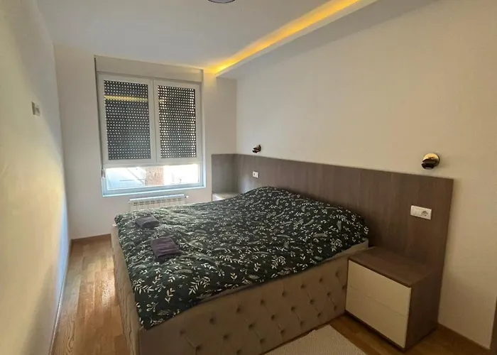 شقة Akademska Cetvrt